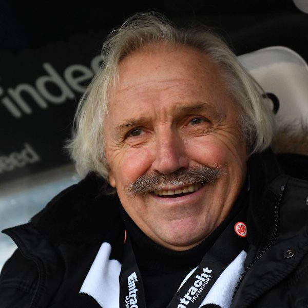  Dragoslav Stepanovic ist zuversichtlich, dass die Eintracht kommenden Donnerstag ins Finale einziehen wird (Foto: imago images / Jan Huebner).