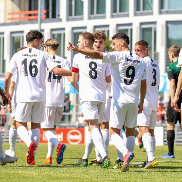  Die A-Junioren der Eintracht spielen auch im nächsten Jahr erstklassig (Foto: imago images / MaBoSport).