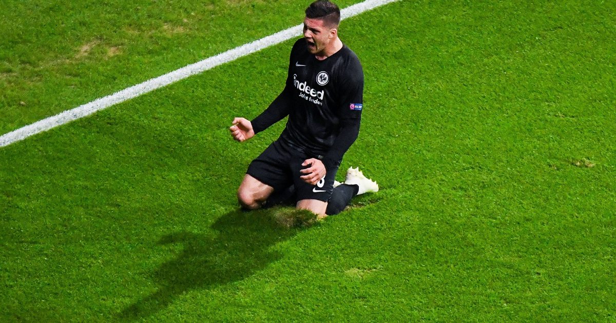  Er darf wieder jubeln: Luka Jovic ließ mit seinem Kopfballtor zum 1:0 gegen Chelsea das Stadion in Frankfurt beben. (Foto: imago images/Jan Hübner)