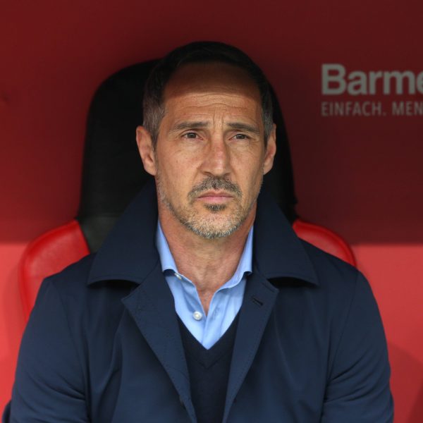  Auch er stand nach der 1:6-Niederlage in Leverkusen in der Kritik: Frankfurts Trainer Adi Hütter. (Foto: imago Images/RHR-Foto)