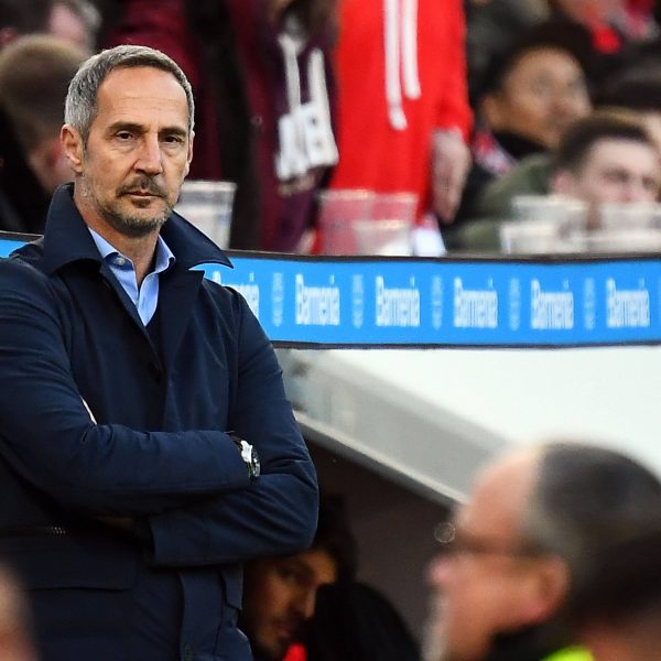  Frankfurts Trainer Adi Hütter war nach der 1:6-Pleite in Leverkusen sichtlich bedient, sparte bei sich selbst aber nicht an Kritik. (Foto: imago Images/Jan Hübner)
