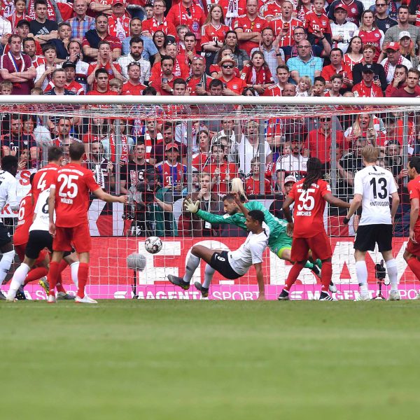  Sebastien Haller mit dem zwischenzeitlichen Ausgleich (imago images / Revierfoto).