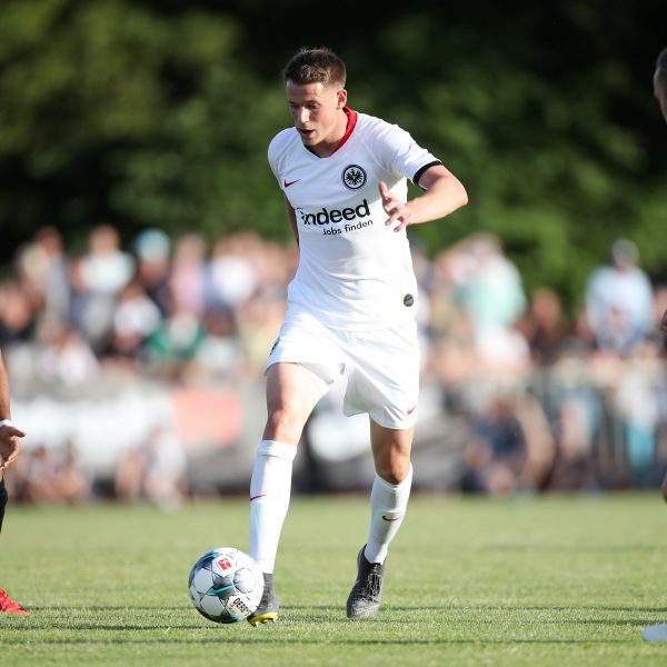  Erik Durm will mit Eintracht Frankfurt im Europacup weit kommen.