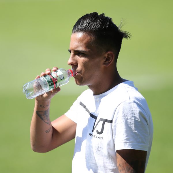  Rodrigo Zalazar am Rande des Trainingsplatzes.