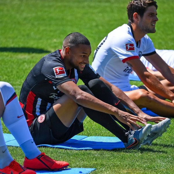  Neuverpflichtung Djibril Sow in seiner ersten Trainingseinheit bei der Eintracht. (Foto: imago images / Jan Huebner).