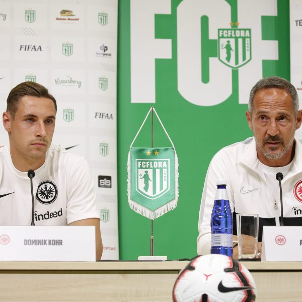  Cheftrainer Adi Hütter und Neuzugang Dominik Kohr erwarten ein hartes Spiel (Foto: Imago images / Manngold)