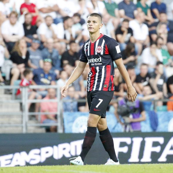  Dejan Joveljic traf sieben Minuten nach seiner Einwechslung zum 2:1-Endstand (Foto: imago images / Manngold).