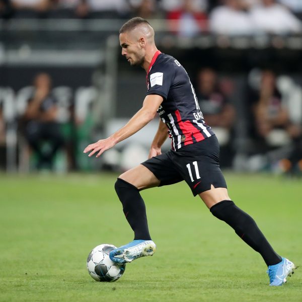  Mijat Gacinovic möchte auch in Zukunft noch für die Eintracht am Ball sein.