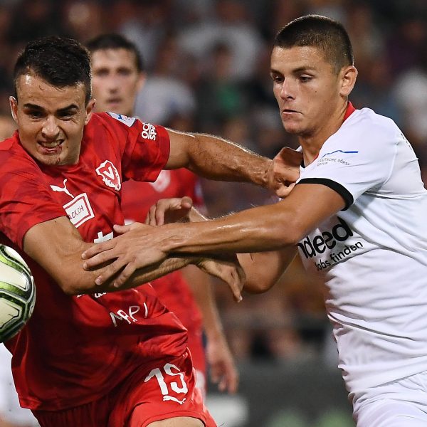  Dejan Joveljic und seine Eintracht wollen den heimischen Fans nochmal einen packenden Fußball-Abend liefern. (Foto: imago images/Hübner)