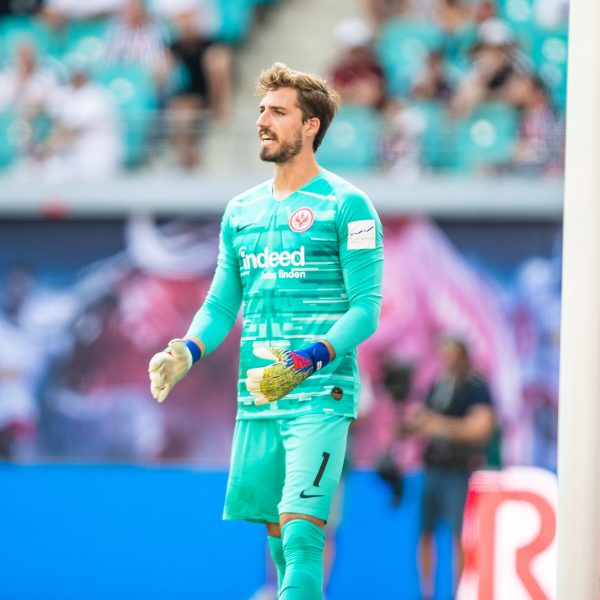  Eintracht-Torwart Kevin Trapp hat im Spiel gegen Leipzig trotz Niederlage ein gutes Spiel seiner Mannschaft gesehen. (Bild: imago/Eibner)