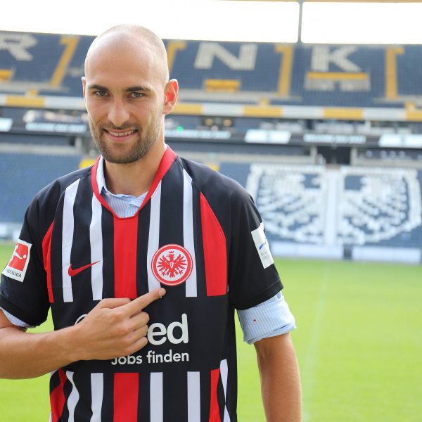  Bas Dost sieht keine Motivationsprobleme bei seinem neuen Team. Foto: imago images / Hartenfelser