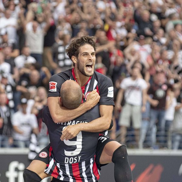  Scheinen schon früh in der Saison in Bestform zu sein: Gonçalo Paciência und Bas Dost. (Foto: Imago images / Sven Simon)