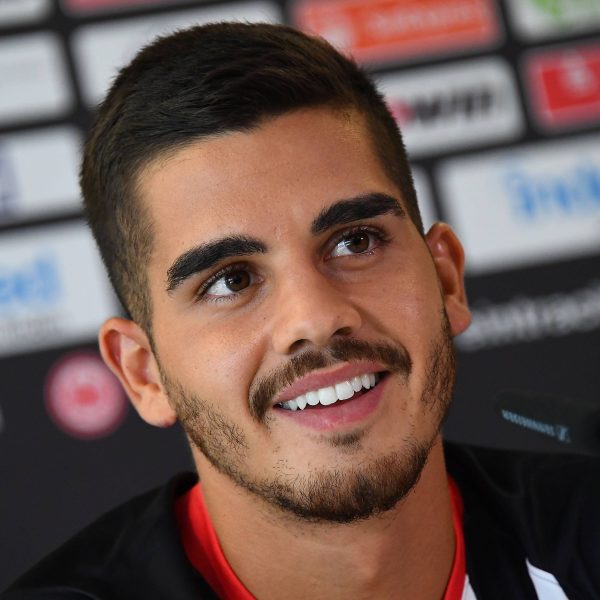  André Silva kennt Vitória bereits aus der portugiesischen Liga (Bild: imago images / Jan Huebner).