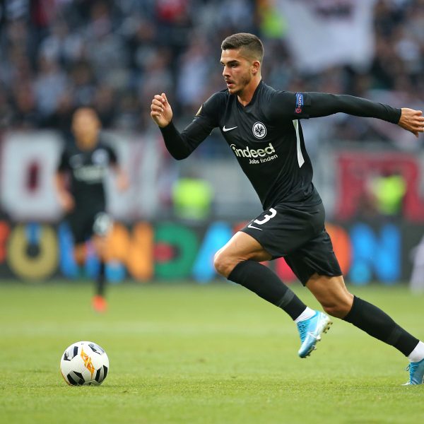  Andre Silva dürfte auch gegen Dortmund wieder marschieren. (Quelle: imago images / MIS)