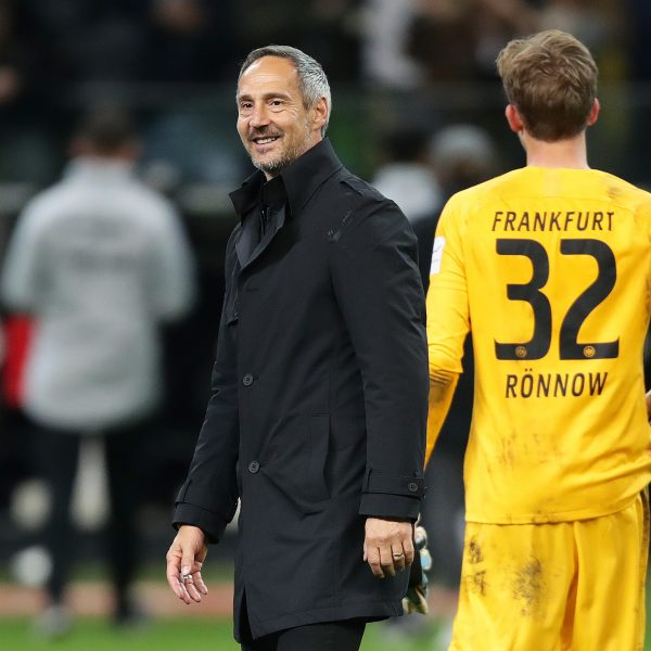  Adi Hütter zeigte sich hochzufrieden mit Frederik Rönnow. (Foto: Rhode)