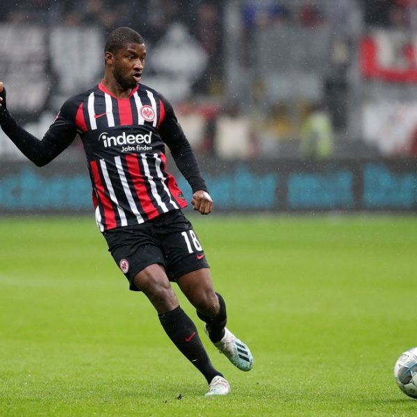  Almamy Touré erhielt in der Innenverteidigung schon mehrfach den Vorzug vor Kapitän David Abraham. (Bild: Heiko Rhode)