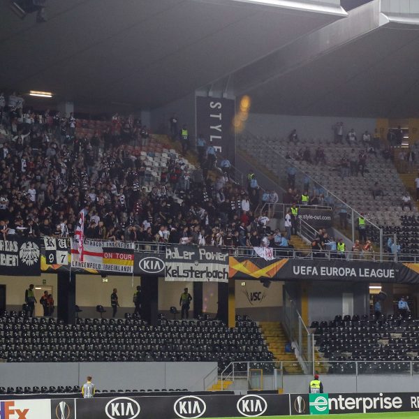  Die Fans der Eintracht müssen zwei Europapokal-Spiele von zuhause aus verfolgen. (foto: imago images/HMB-Media)