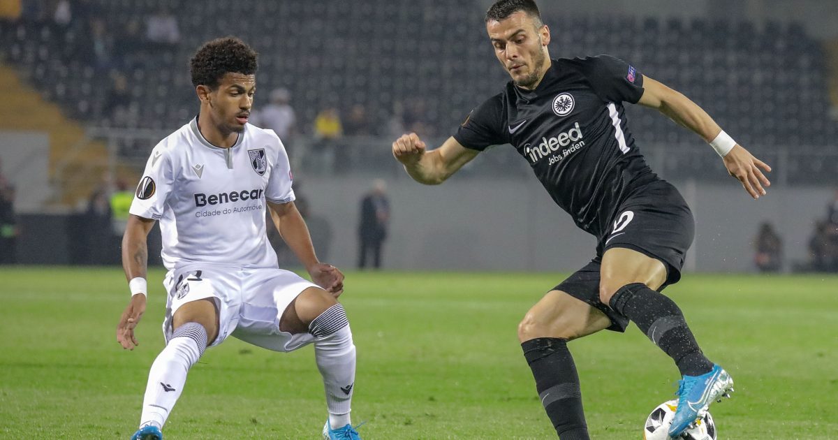  Die Eintracht führt zur Pause in Guimares. (Bild: imago-images(HMB-Media)