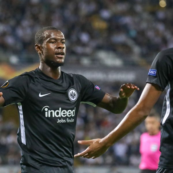  Seine Leistung glich einem Statement in Richtung Trainer Adi Hütter. Durch Tor und gute Defensivleistung wusste N'Dicka zu überzeugen. (Foto: Imago images / HMB-Media)