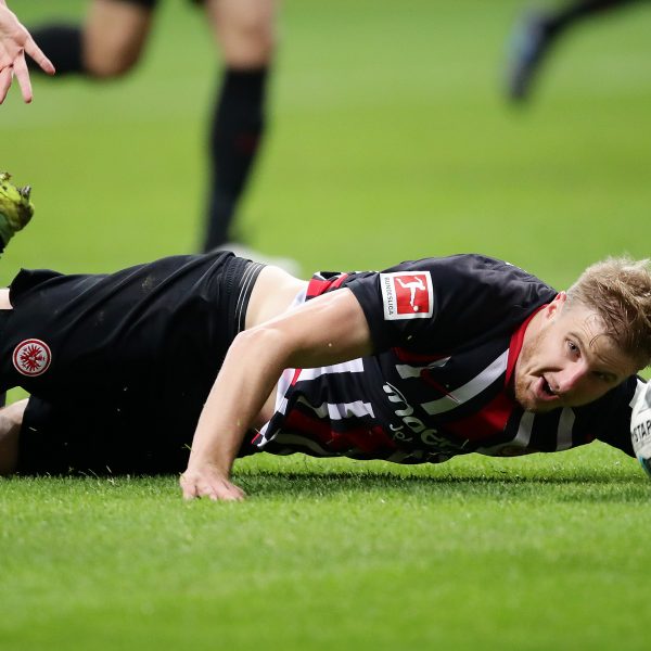  Martin Hinteregger liegt krankheitsbedingt flach. (Foto: Heiko Rhode)