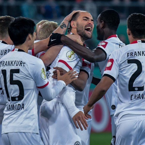  Er war der gefeierte Mann des Abend: Bas Dost (Bild: imago images / Oliver Ruhnke)