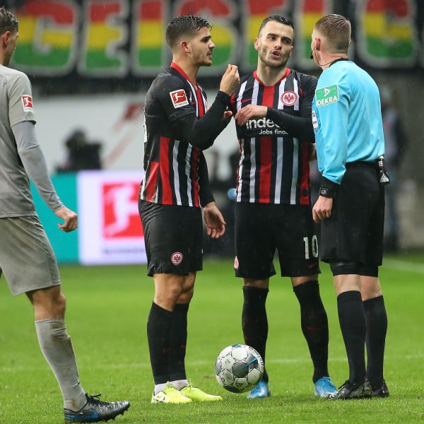  Die Eintracht haderte mit ihren Chancen und dem Schiedsrichter (Bild: imago images / osnapix)