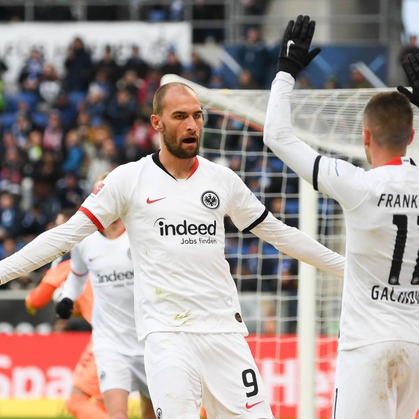  Bas Dost traf zur Pausenführung nach Vorlage von Mijat Gacinovic. (Foto: imago images/Huebner)