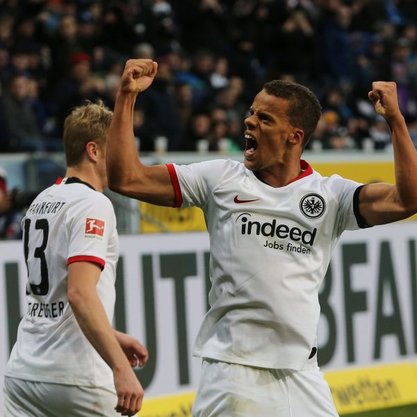  Timothy Chandler jubelt nach seinem Tor. (imago images / Jan Huebner)