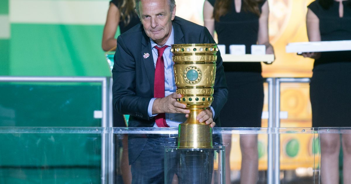  Hätte nichts dagegen auch ein sechstes Mal in seinem Leben den Pokal in den Himmel zu heben - Eintracht Legende Charly Körbel (Foto: imago images / Sven Simon)