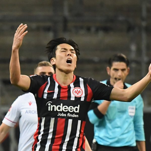  Makoto Hasebe haderte mit dem Auftritt der SGE. (Foto: Imago Images/Jan Huebner)