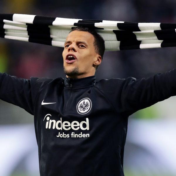  Geburtstagskind Timothy Chandler scherzhaft: 