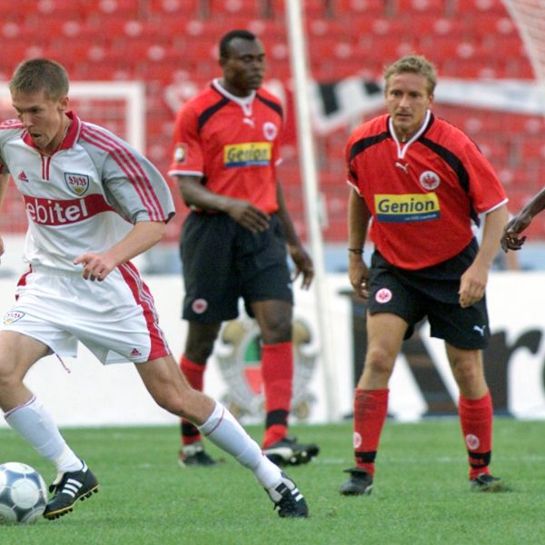 Aljaksander Hleb ist auf und davon, die Eintracht schaut nur hinterher. (Quelle: imago images / Sportfoto Rudel)