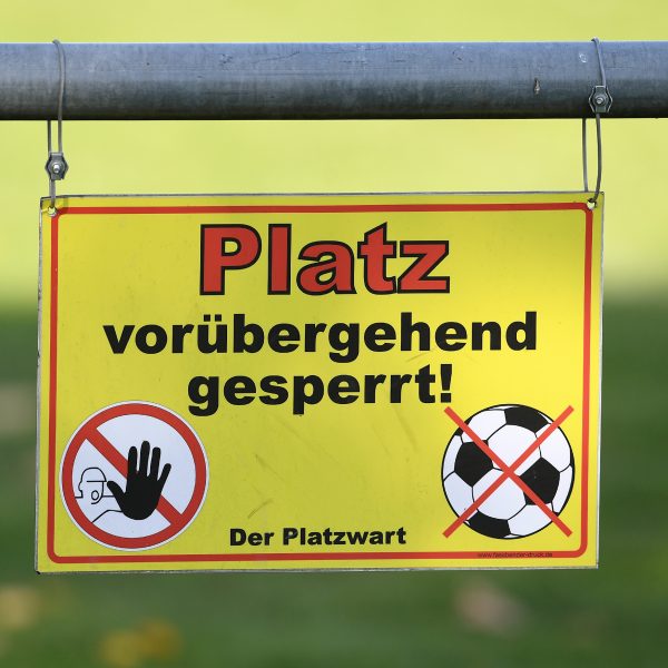  Im März rollt der Ball in den deutschen Ligen nicht mehr. (Bild: imago images / ULMER Pressebildagentur)