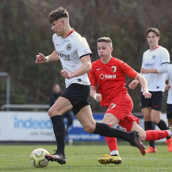  Fynn Otto hat bei der Eintracht einen Profivertrag unterzeichnet. (Foto: imago images / Jan Huebner)