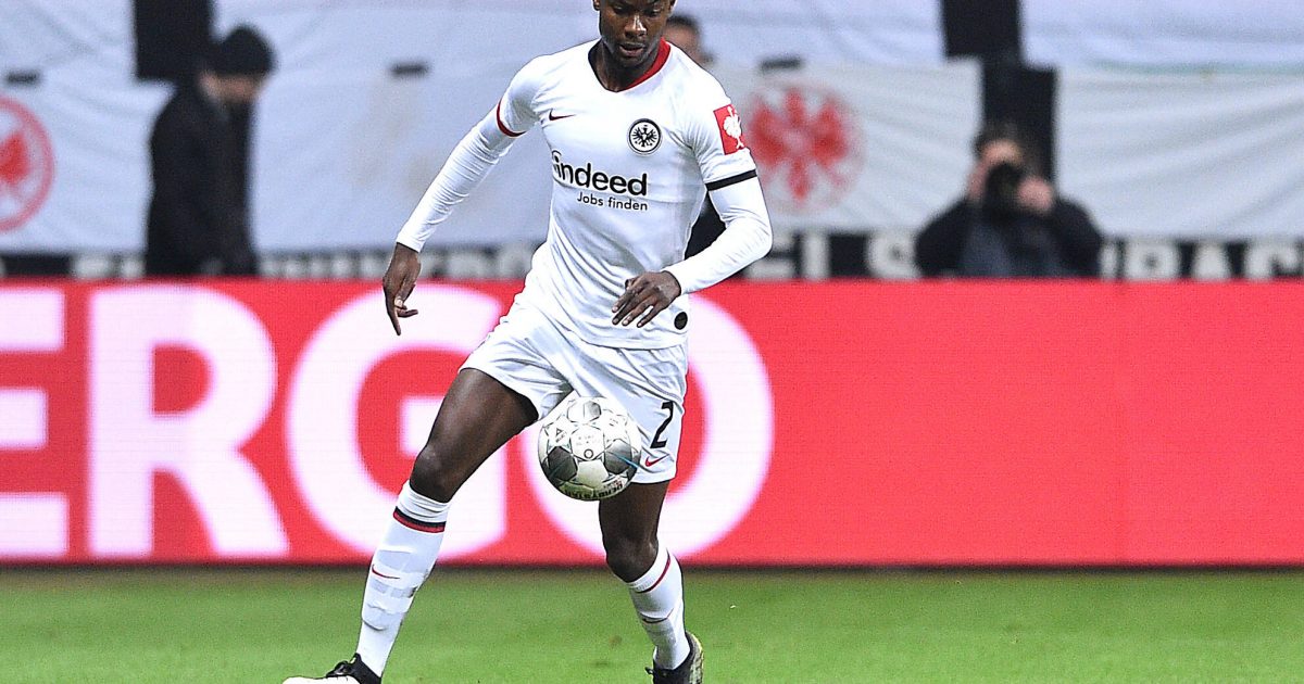  Evan N'Dicka hat offenbar das Interesse des FC Southampton und anderer Premier League-Teams geweckt. (Foto: imago images / Revierfoto)