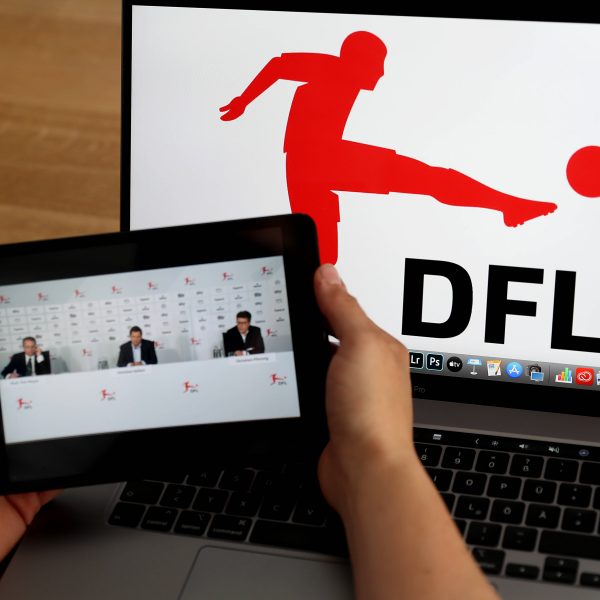  Die DFL überlässt der Politik, wann die Bundesliga weitergeht. (Foto: imago images / osnapix)