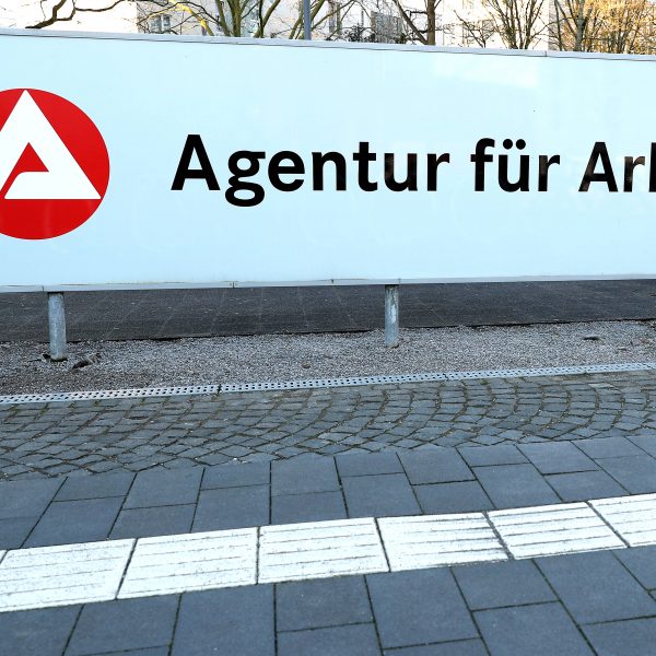  Die Eintracht schickt einige Angestellte in Kurzarbeit. (Bild: imago images / osnapix)