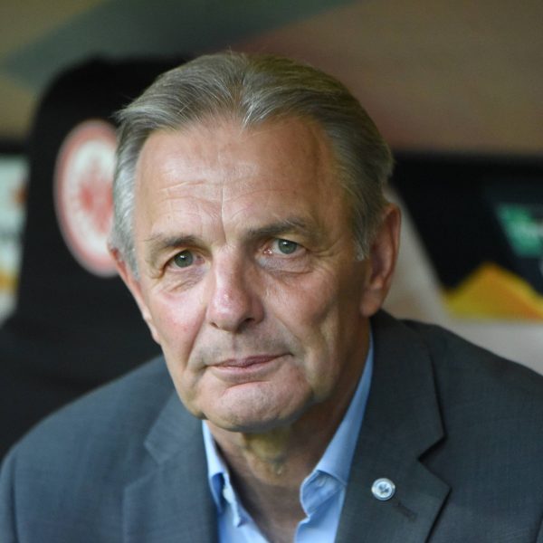  602 Spiele absolvierte der treue Charly für die SGE (Quelle: imago images / Hartenfelser)