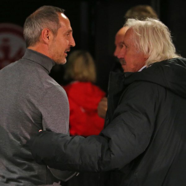  Stepanovic (re.) wünscht sich von Hütter eine Doppelspitze. (Foto: imago images / Rene Schulz)