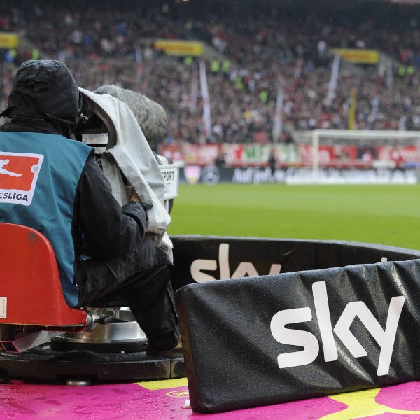  Die nächsten beiden Samstag-Konferenzen der 1. Liga überträgt Sky im Free-TV. (Foto: imago images / Sven Simon)