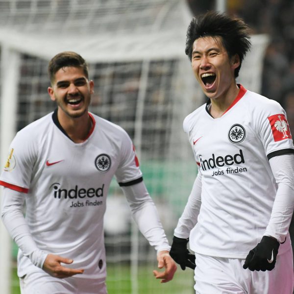  Daichi Kamada und André Silva sind derzeit das Traumpaar bei der SGE. (Foto: imago images / Jan Huebner)