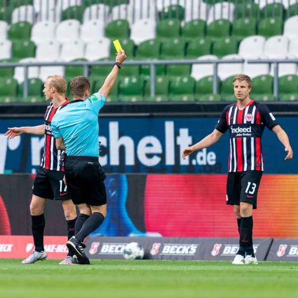  Auf die 5. Gelbe Karte folgt ein Spiel Sperre. (Foto: imago images / Poolfoto)