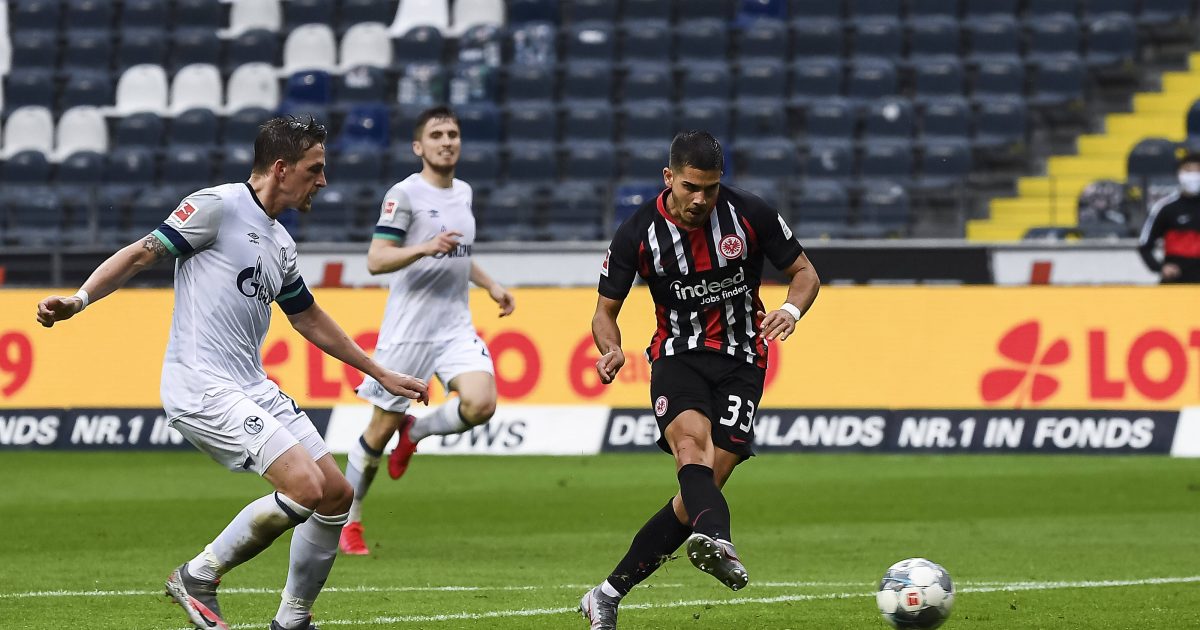  Andre Silva war erneut einer der besten SGE-Spieler gegen S04. Foto: Imago images / Poolfoto