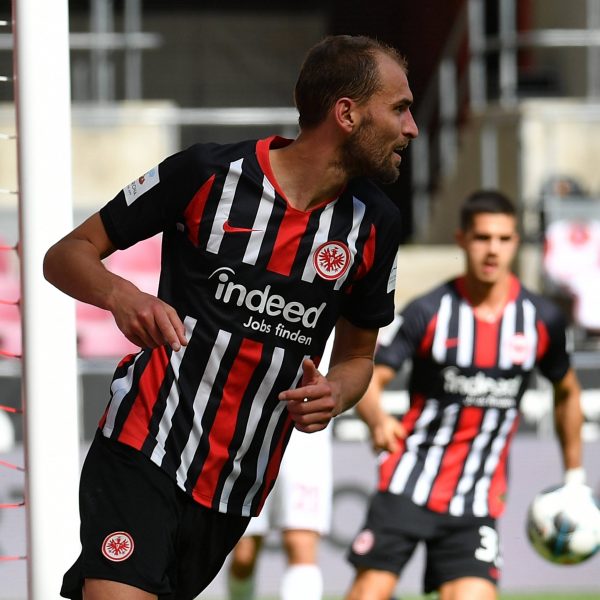  Bas Dost sicherter der SGE in Köln einen Punkt. (Bild: imago images / Poolfoto)