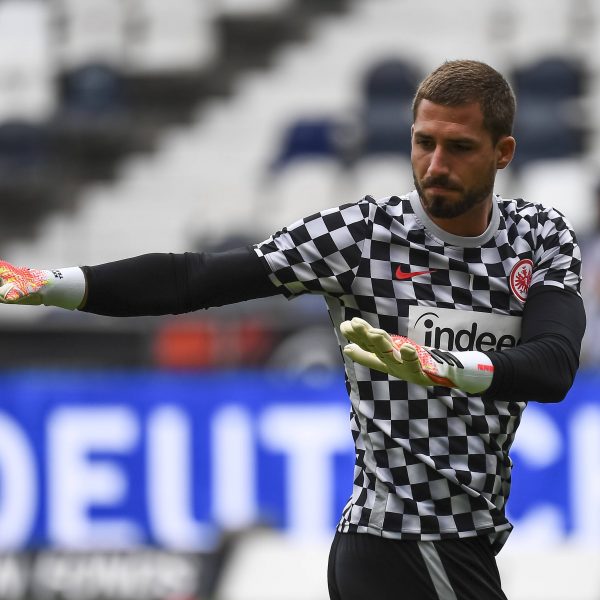  Kevin Trapp ist das Gesicht der Eintracht. Muss er dennoch gehen? (Imago Images/Poolfoto)