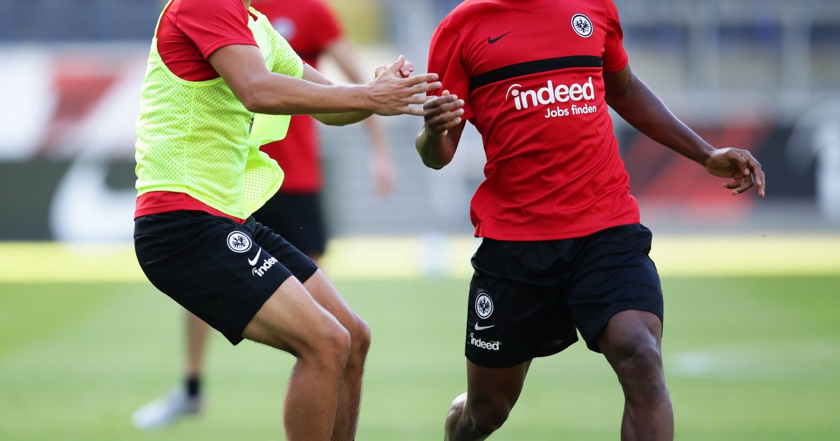  Dejan Joveljic (li.) hat aktuelle keine Chance im Frankfurter Kader und wird nach Österreich verliehen