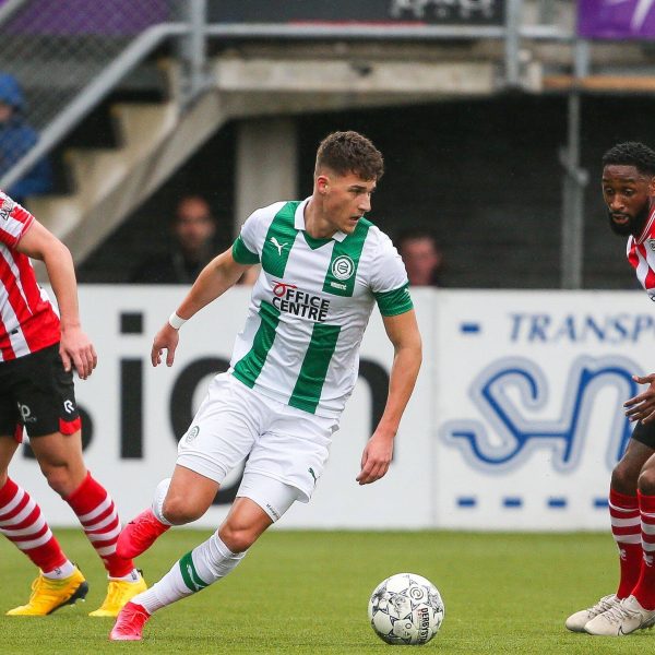  Ajdin Hrustic trägt zukünftig den Adler auf der Brust. (Bild: imago images / Pro Shots)