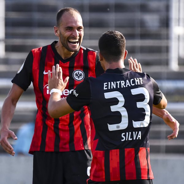 Durften sich beide über Treffer freuen: Bas Dost und André Silva. (Bild: imago images / Jan Huebner)