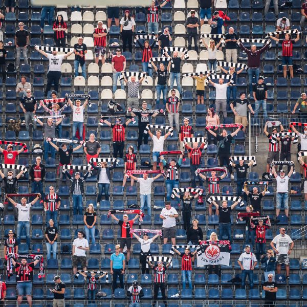  6.500 Zuschauer waren am Samstag im Deutsche Bank Park. (Foto: Imago images/Xinhua)
