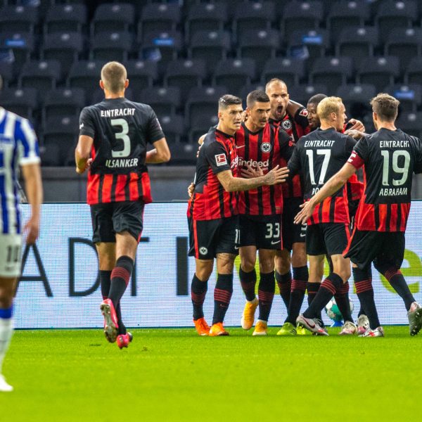  Die SGE zeigt bisher eine blitzsaubere Leistung. Foto: Imago Images / Andreas Gora